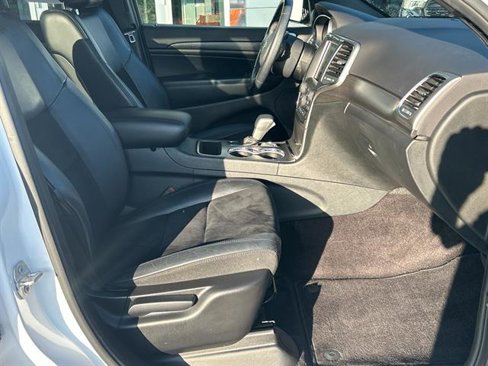 Used 2018 Jeep Grand Cherokee Altitude image 20