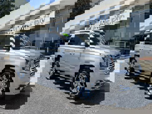 Used 2018 GMC Yukon SLT w/ Premium Edition image 1