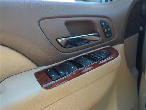 Used 2013 Chevrolet Tahoe LTZ image 25