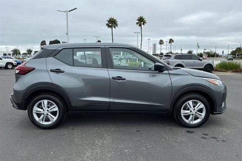 New 2025 Nissan Kicks Play S image 3