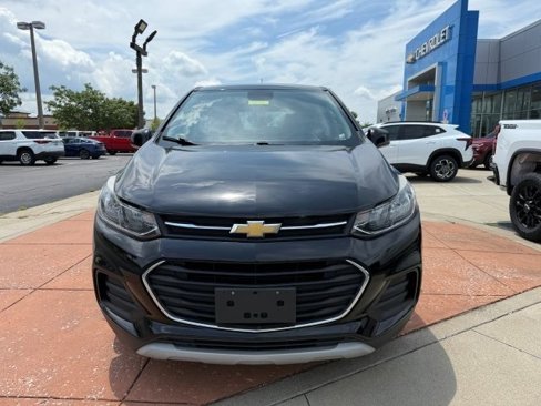 Used 2018 Chevrolet Trax LS image 2