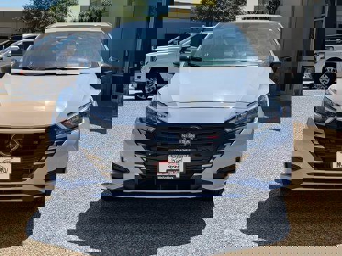 Used 2024 Nissan Versa SR w/ Trunk Package image 5