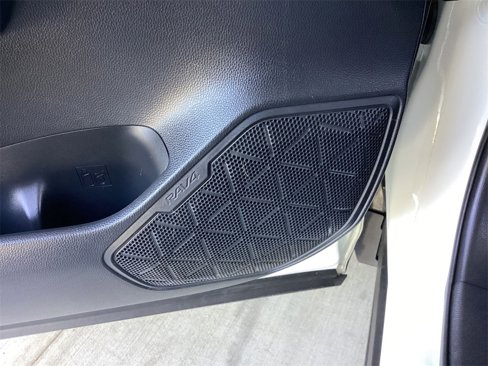 Used 2019 Toyota RAV4 LE image 22