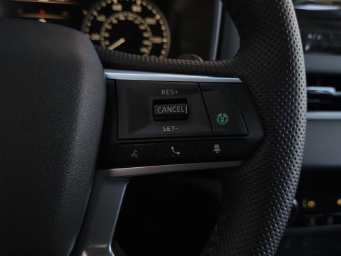 New 2025 Mitsubishi Outlander SE image 11