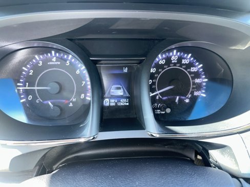 Used 2017 Toyota Avalon XLE image 23