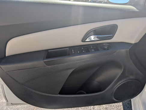 Used 2016 Chevrolet Cruze LT w/ Technology Package image 35