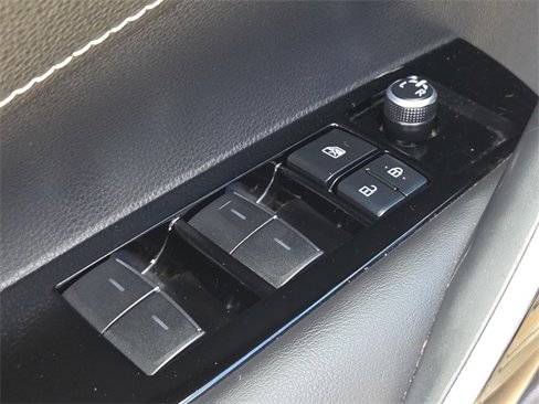 Used 2020 Toyota Corolla XSE image 18