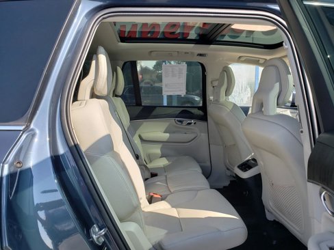 Used 2020 Volvo XC90 T5 Momentum w/ Protection Package image 14