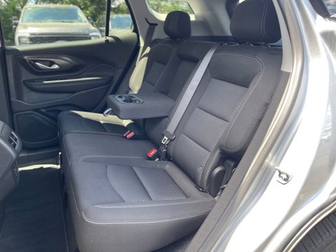 Used 2024 GMC Terrain SLE image 30