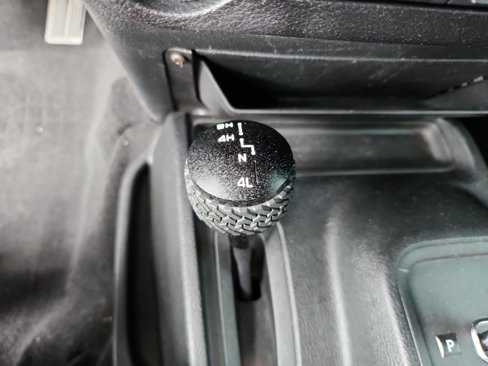Used 2017 Jeep Wrangler Unlimited Sport image 33
