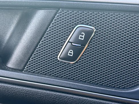 Used 2020 Ford Edge SE image 29