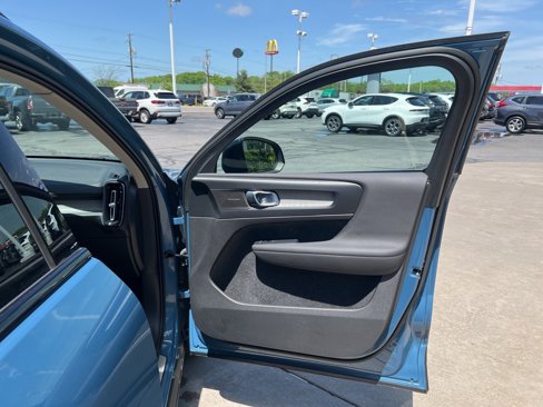 Certified 2023 Volvo XC40 B5 Plus w/ Protection Package Premier image 36