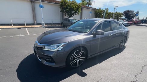 Used 2017 Honda Accord Touring image 4