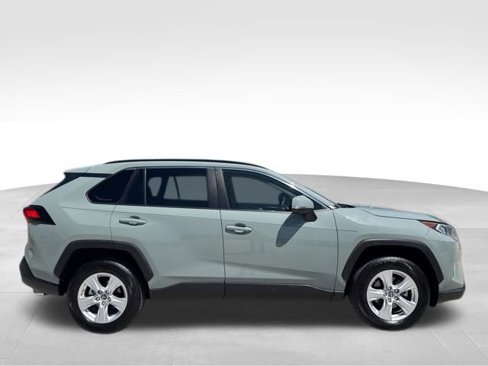 Used 2019 Toyota RAV4 XLE image 9