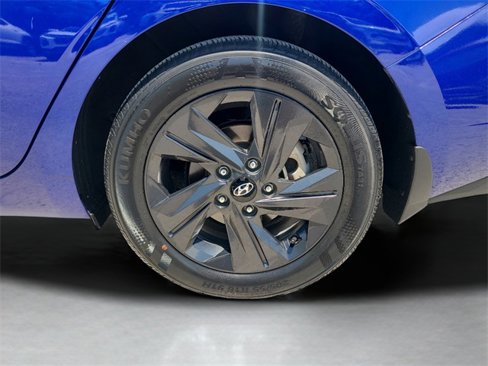 Used 2022 Hyundai Elantra SEL image 11