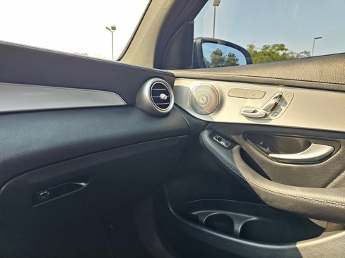 Used 2023 Mercedes-Benz GLC 300 4MATIC Coupe image 27