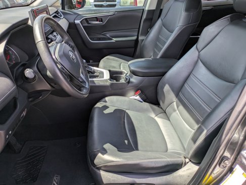 Used 2021 Toyota RAV4 XLE Premium image 10
