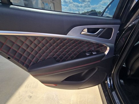Used 2019 Genesis G70 2.0T Advanced w/ Sport Package image 9