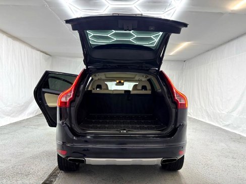 Used 2017 Volvo XC60 T5 Inscription w/ Preferred Option Package image 35