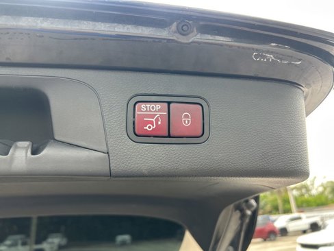 Used 2020 Mercedes-Benz GLC 300 image 32