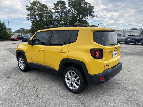 Used 2016 Jeep Renegade Latitude image 7