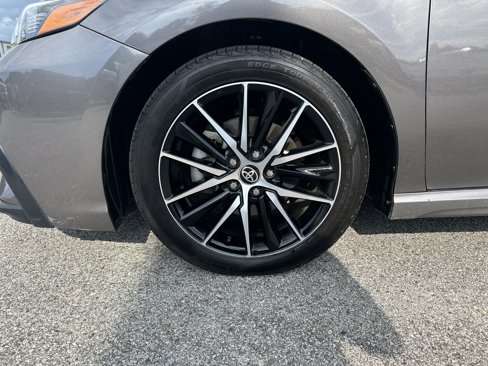 Used 2023 Toyota Camry SE image 11
