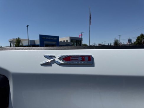 Used 2023 GMC Sierra 1500 SLT w/ X31 Off-Road Package image 11