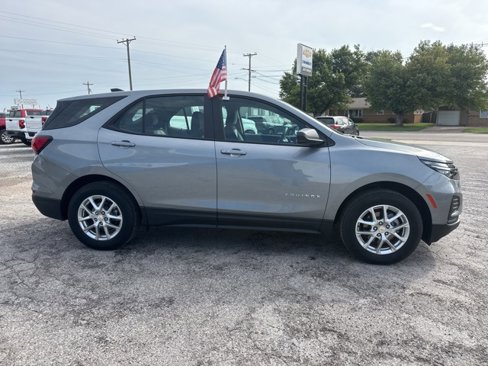 Used 2024 Chevrolet Equinox LS image 5