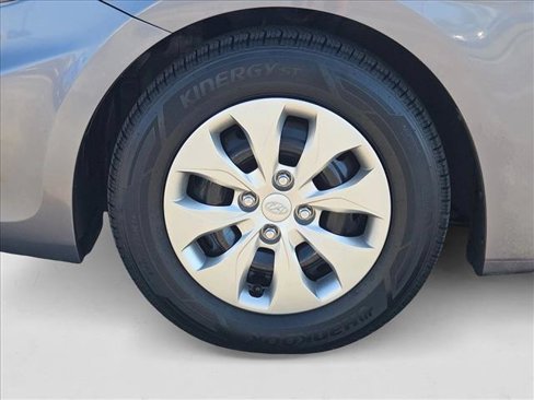 Used 2016 Hyundai Accent SE image 22