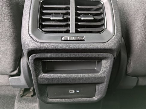 New 2025 Volkswagen Taos SEL image 27