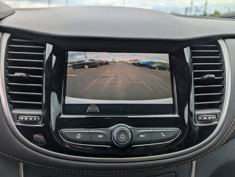 Used 2022 Chevrolet Trax LT w/ Redline Edition image 19