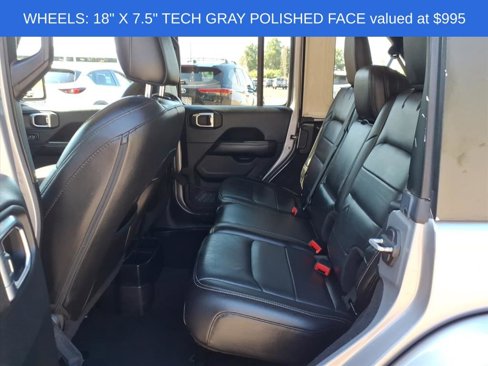 Used 2018 Jeep Wrangler Unlimited Sahara image 10