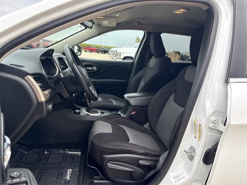 Used 2014 Jeep Cherokee Latitude image 9