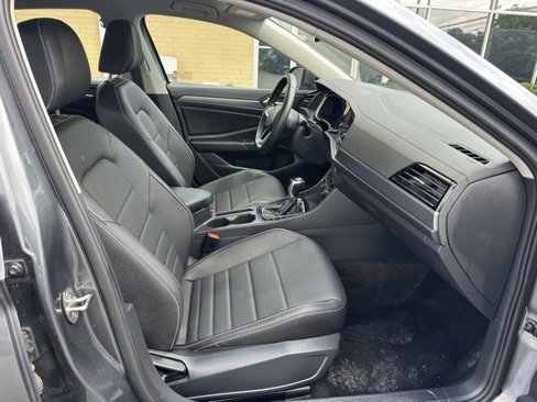 Used 2024 Volkswagen Jetta SE image 13