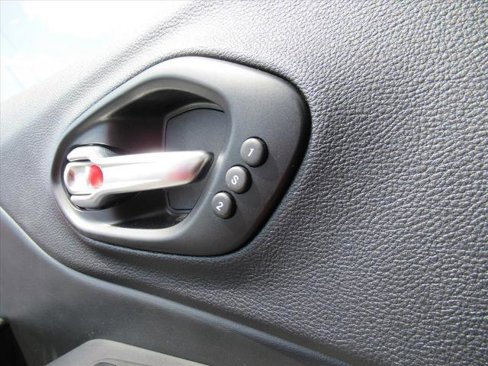 Used 2021 Jeep Cherokee High Altitude image 30