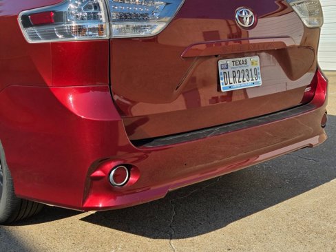 Used 2016 Toyota Sienna SE image 17