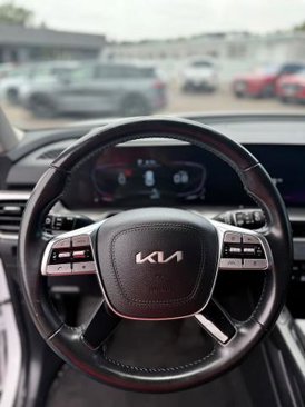 Used 2023 Kia Telluride S image 16