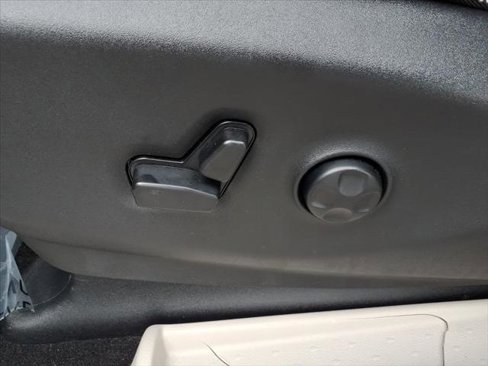 Certified 2020 Chrysler Pacifica Touring-L Plus image 12