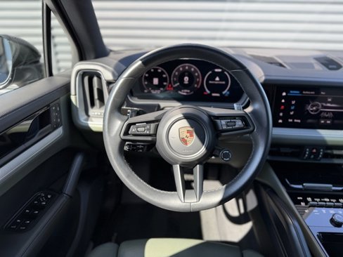 Certified 2024 Porsche Cayenne image 18
