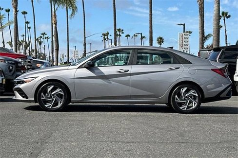 Certified 2025 Hyundai Elantra Sport image 7