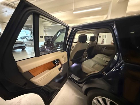 Used 2019 Land Rover Range Rover HSE image 18