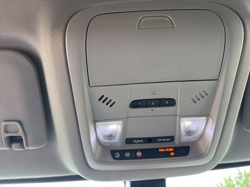 Used 2018 GMC Acadia SLT image 27