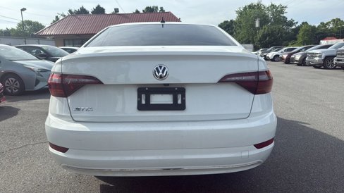 Used 2019 Volkswagen Jetta SE w/ Cold Weather Package image 5