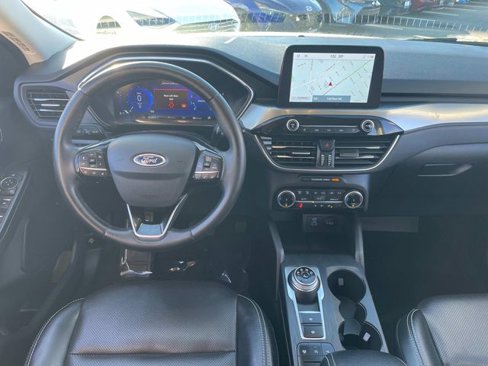 Used 2022 Ford Escape Titanium image 18