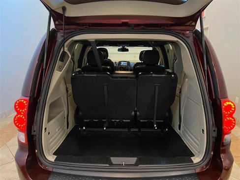 Used 2019 Dodge Grand Caravan SXT image 76