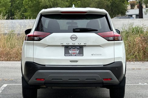 Used 2022 Nissan Rogue SV image 5