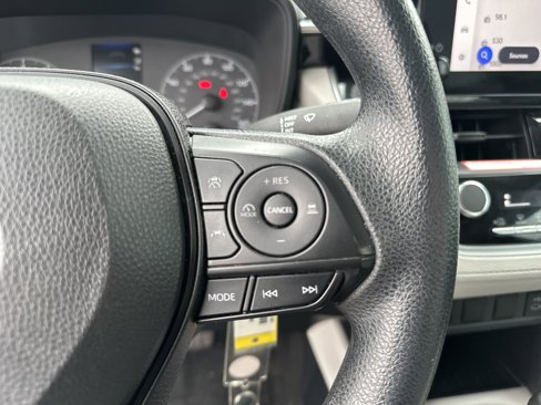 Used 2023 Toyota Corolla Cross L image 19