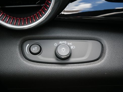 New 2025 Chevrolet Trax RS w/ Sunroof Package image 23