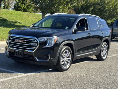 Used 2023 GMC Terrain SLT image 1