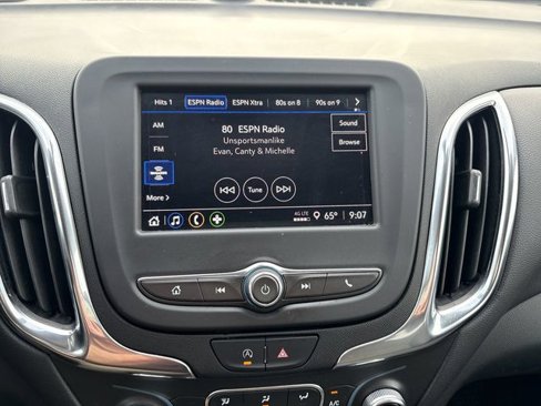 Used 2022 Chevrolet Equinox LT image 28